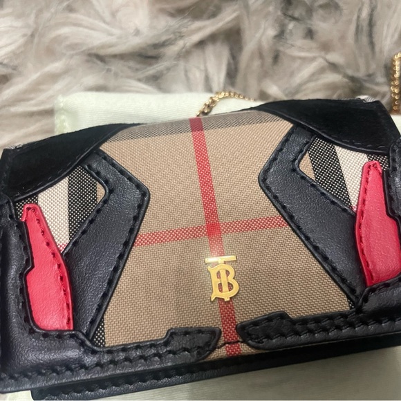 Burberry Card Case on Chain - Picture 9 of 11